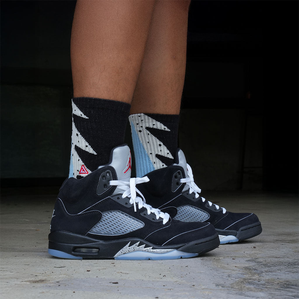 APTHCRY SNKR Socks - Black Metallic 5 - AVBL MRKT (3)