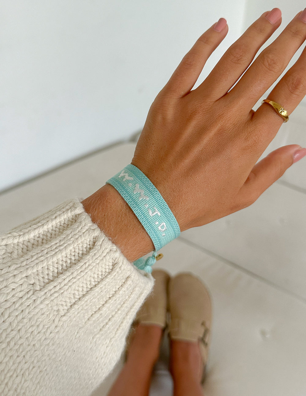 Elevated Faith Teal WWJD Embroidered Bracelet - AVBL MRKT (5)
