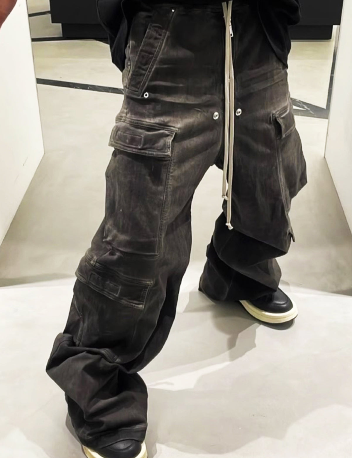 UNDEVELOPED NOIR FLOW DENIM CARGO PANTS - AVBL MRKT (4)