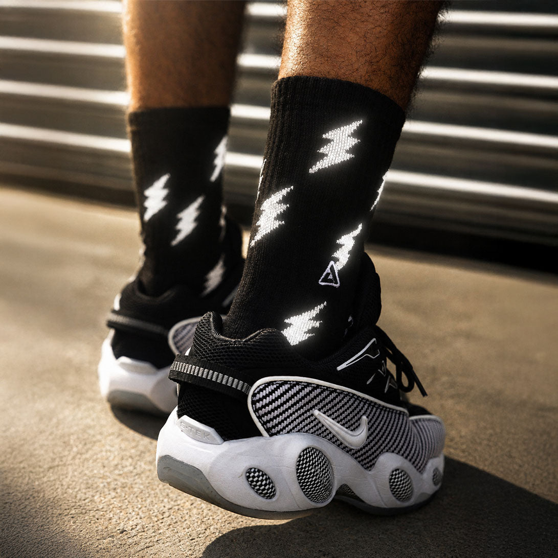 APTHCRY Black Lightning *Reflective - AVBL MRKT (2)