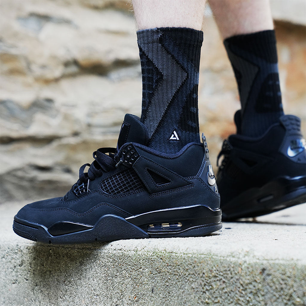 APTHCRY SNKR Socks - Black Cat IV - AVBL MRKT (3)