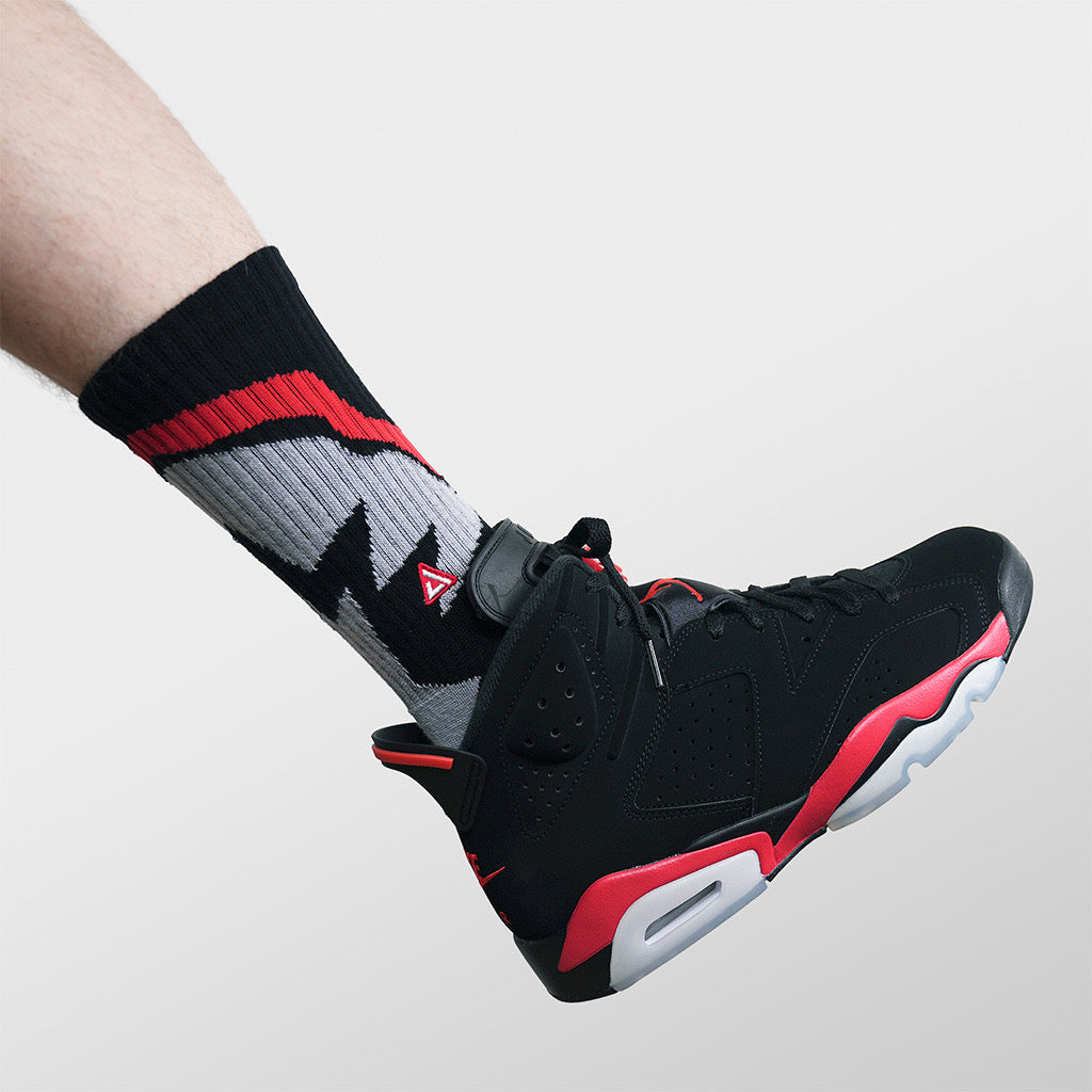 APTHCRY SNKR Socks - Black Infrared 6 - AVBL MRKT (1)