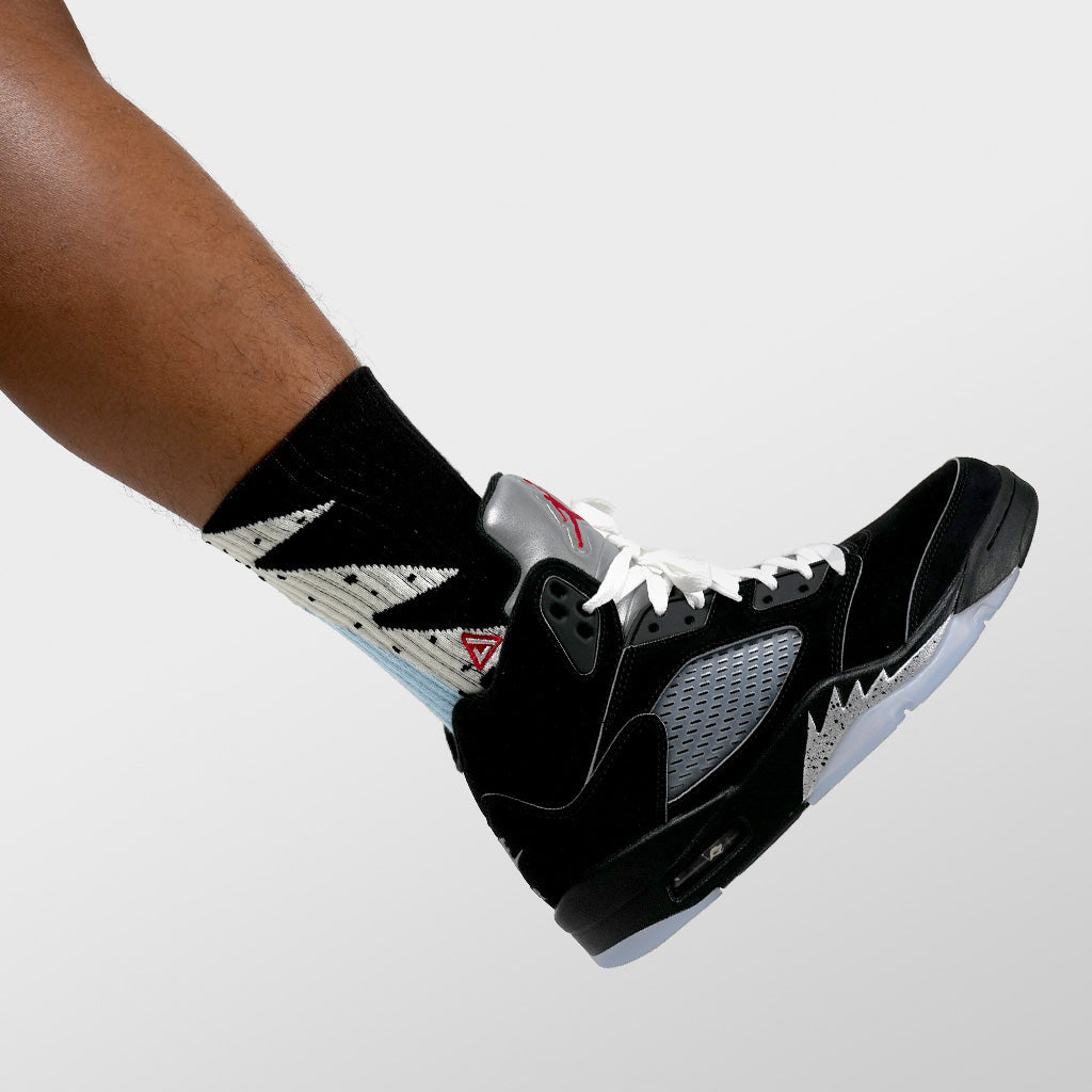 APTHCRY SNKR Socks - Black Metallic 5 - AVBL MRKT (1)