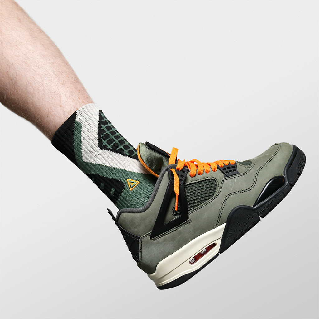 APTHCRY SNKR Socks - UNDFTD IV - AVBL MRKT (1)
