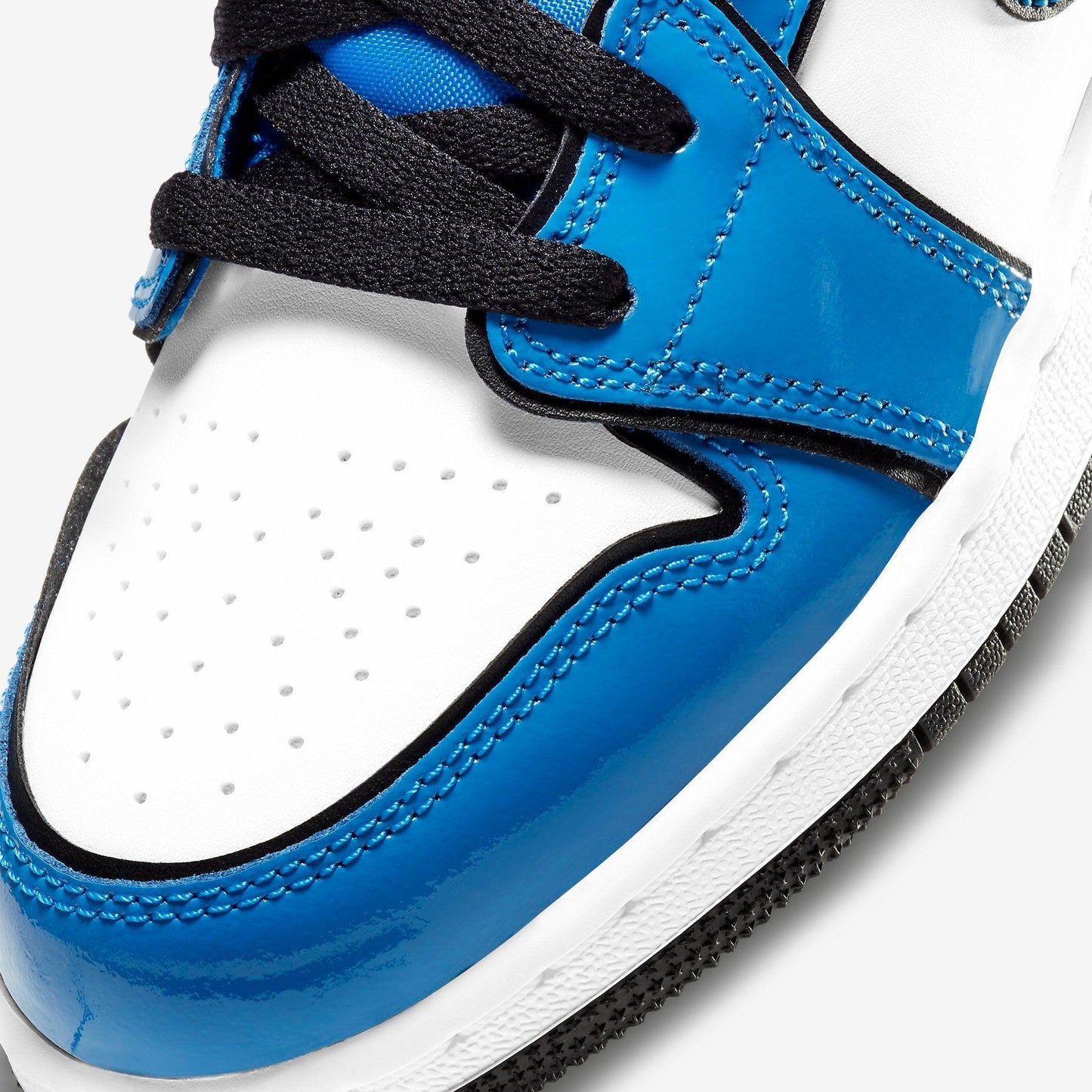 Air Jordan 1 Mid SE 'Signal Blue' (2021) (GS) [BQ6931-402] Athletic Basketball Sports Sneakers in Signal Blue / Black - White for Unisex Youth Kids Junior Boys Girls - AVBL MRKT (5)