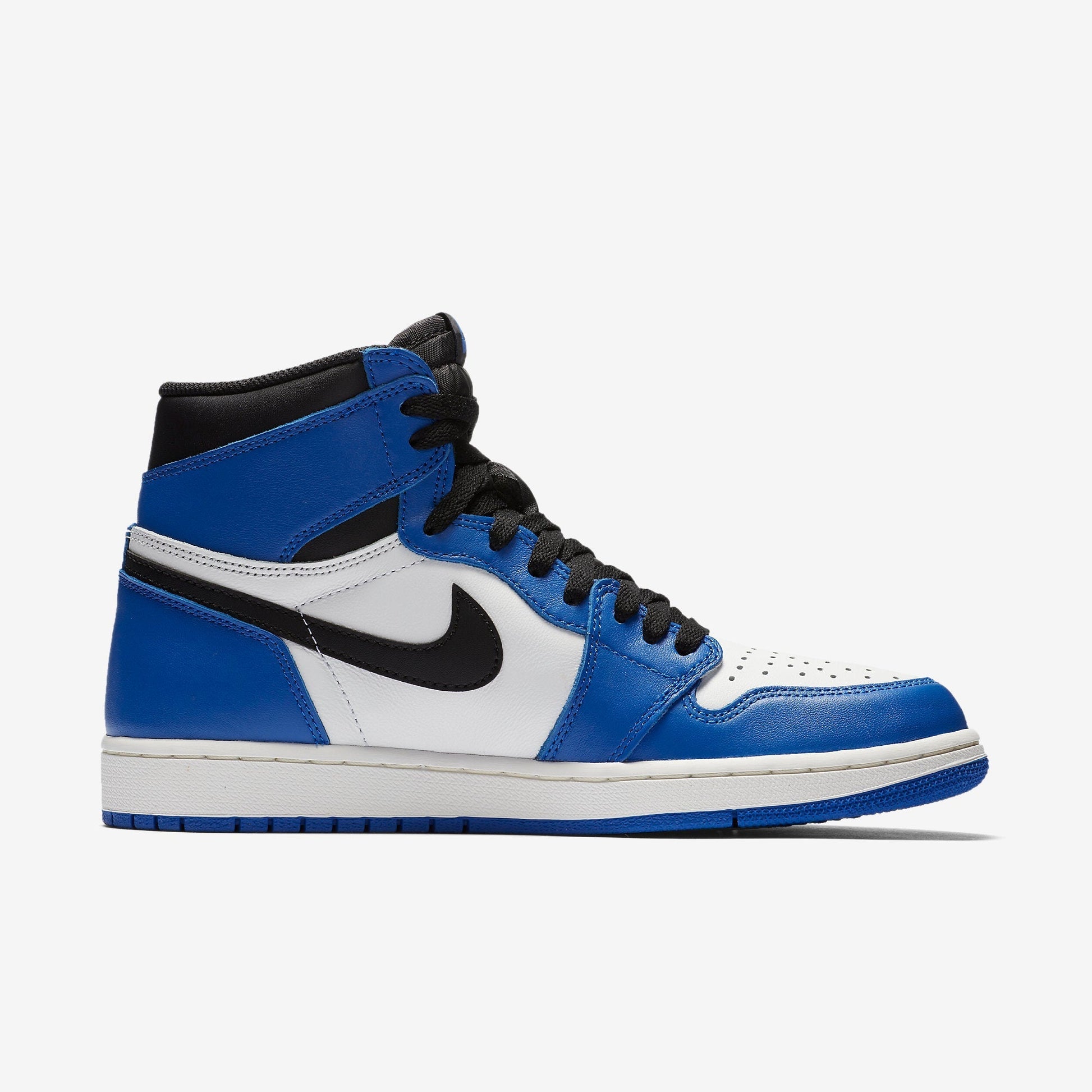 Air Jordan 1 Retro High OG 'Game Royal' (2018) [555088-403] Athletic Basketball Sports Sneakers in Game Royal / Black - Summit White for Unisex Adult Mens - AVBL MRKT (4)
