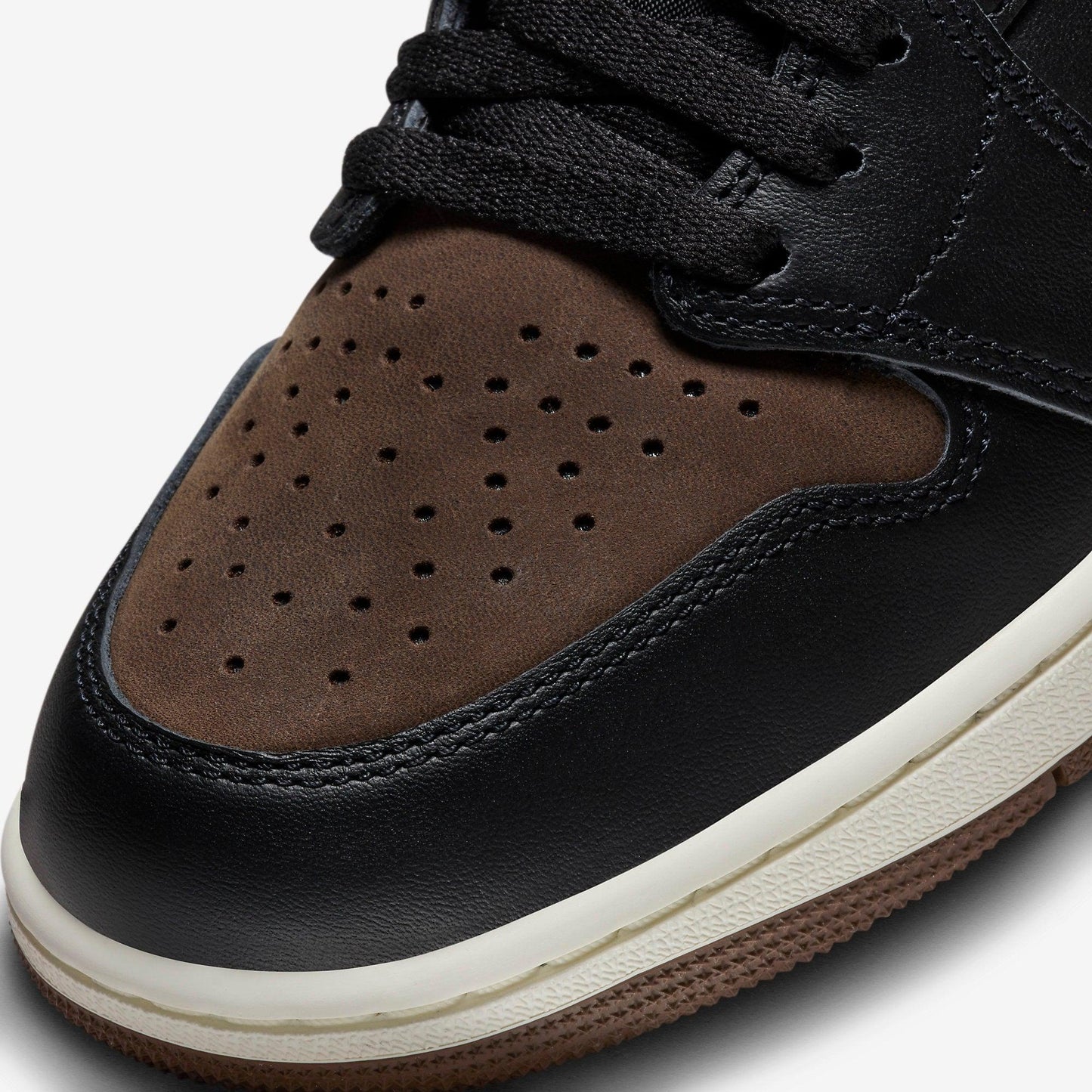 Air Jordan 1 Retro High OG 'Palomino' (2023) [DZ5485-020] Athletic Basketball Sports Sneakers in Black / Metallic Gold - Palomino - Sail for Unisex Adult Mens - AVBL MRKT (7)