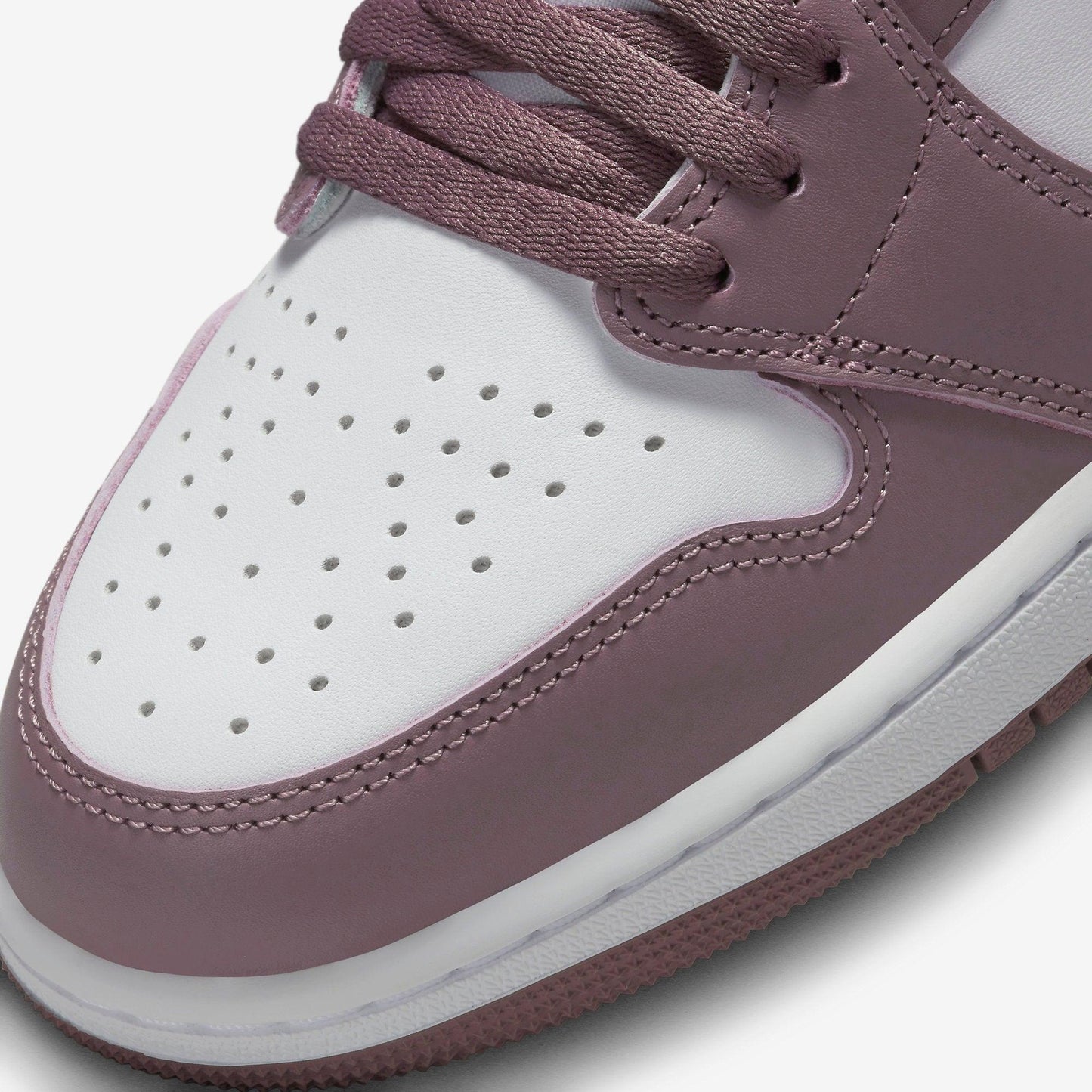 Air Jordan 1 Retro High OG 'Sky J Mauve' (2023) [DZ5485-105] Athletic Basketball Sports Sneakers in White / Sky J Mauve - White for Unisex Adult Mens - AVBL MRKT (7)