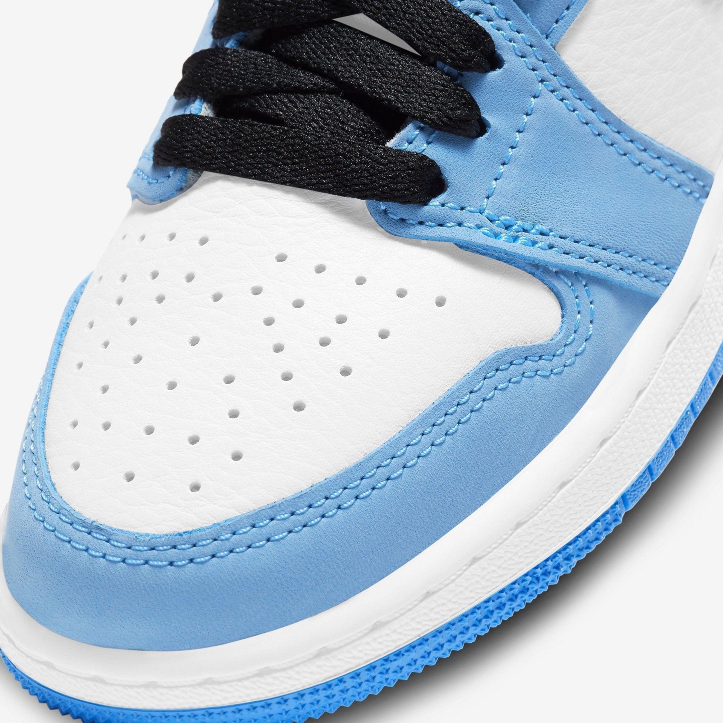 Air Jordan 1 Retro High OG 'UNC University Blue' (2021) (GS) [575441-134] Athletic Basketball Sports Sneakers in White / Black - University Blue for Unisex Youth Kids Junior Boys Girls - AVBL MRKT (7)