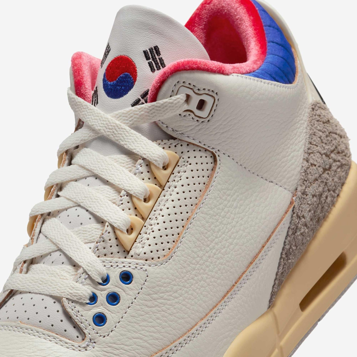 Air Jordan 3 Retro OG SP 'Seoul / South Korea 2.0' (2025) [IB1482-100] Athletic Basketball Sports Sneakers in White / Black - Sport Royal for Unisex Adult Mens - AVBL MRKT (8)