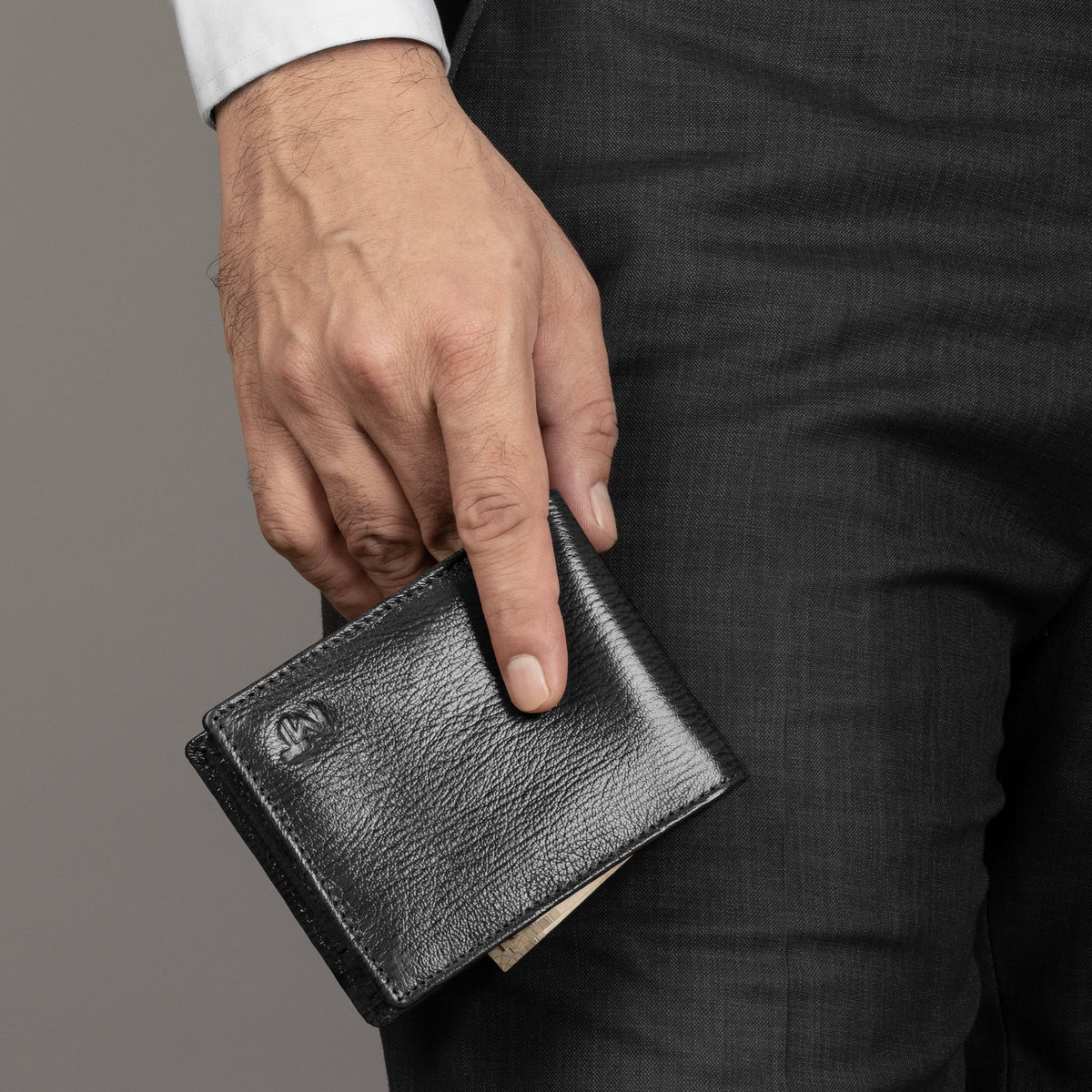 Classy Leather Bags Black Sleek-Fit Wallet - AVBL MRKT (1)