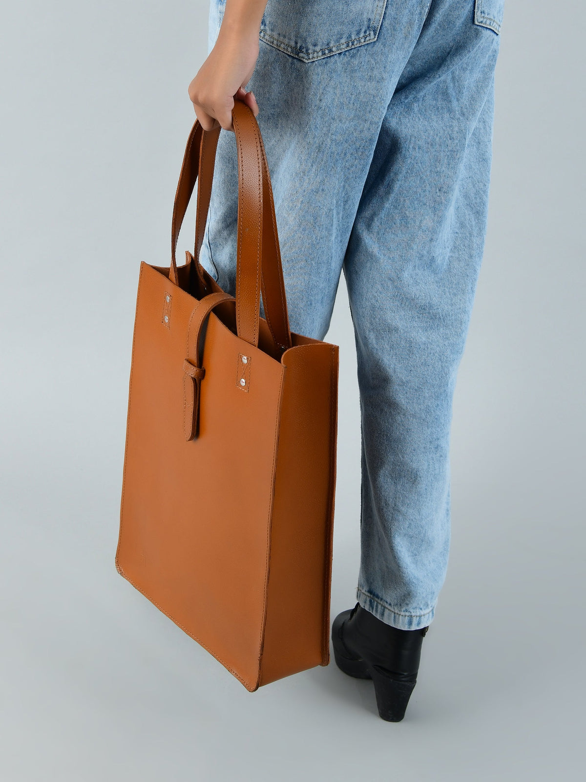 Classy Leather Bags Chestnut Elegance Leather Tote - AVBL MRKT (4)