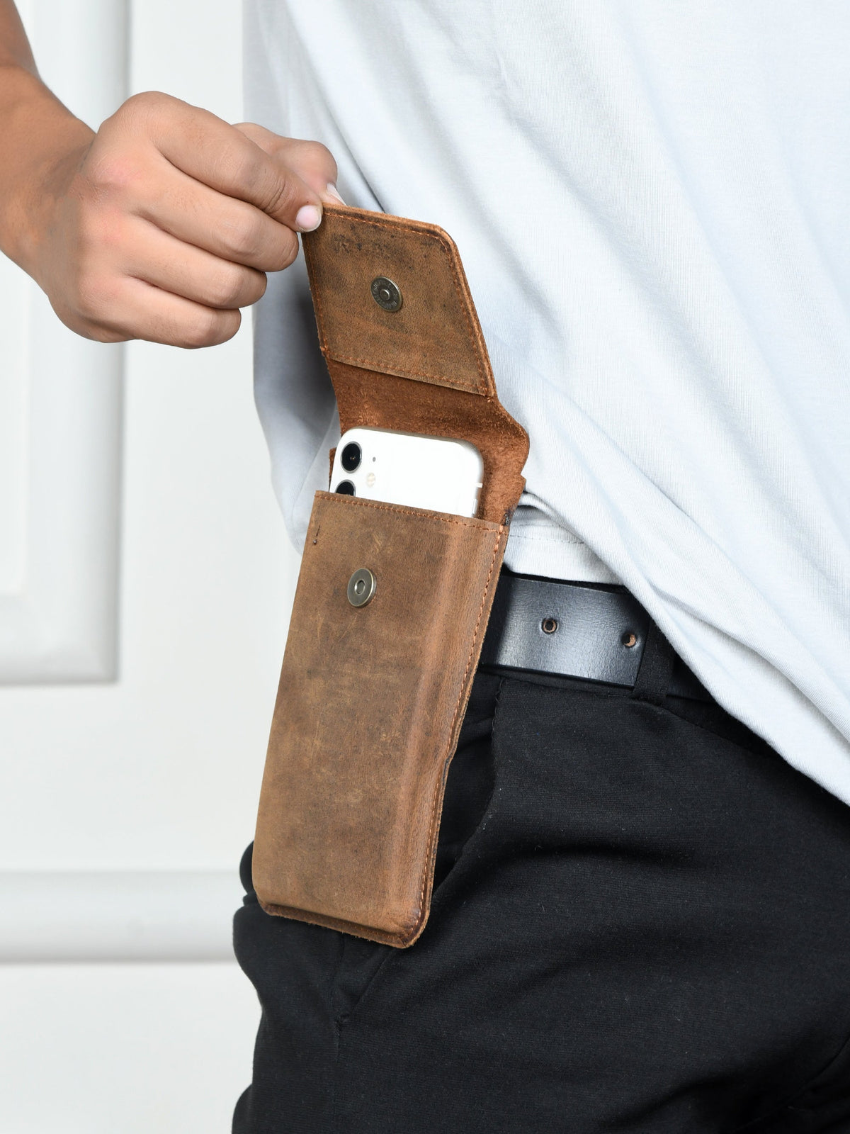 Classy Leather Bags Classic Mobile Holster Waist Pouch - AVBL MRKT (2)