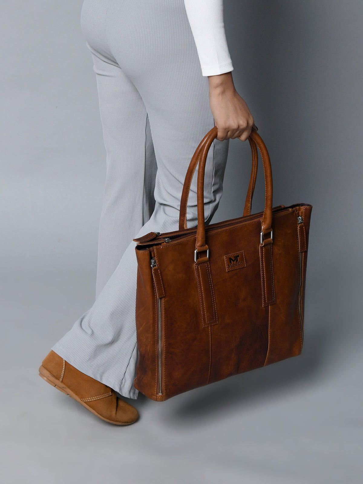 Classy Leather Bags Classy Business Hour Tote - AVBL MRKT (10)