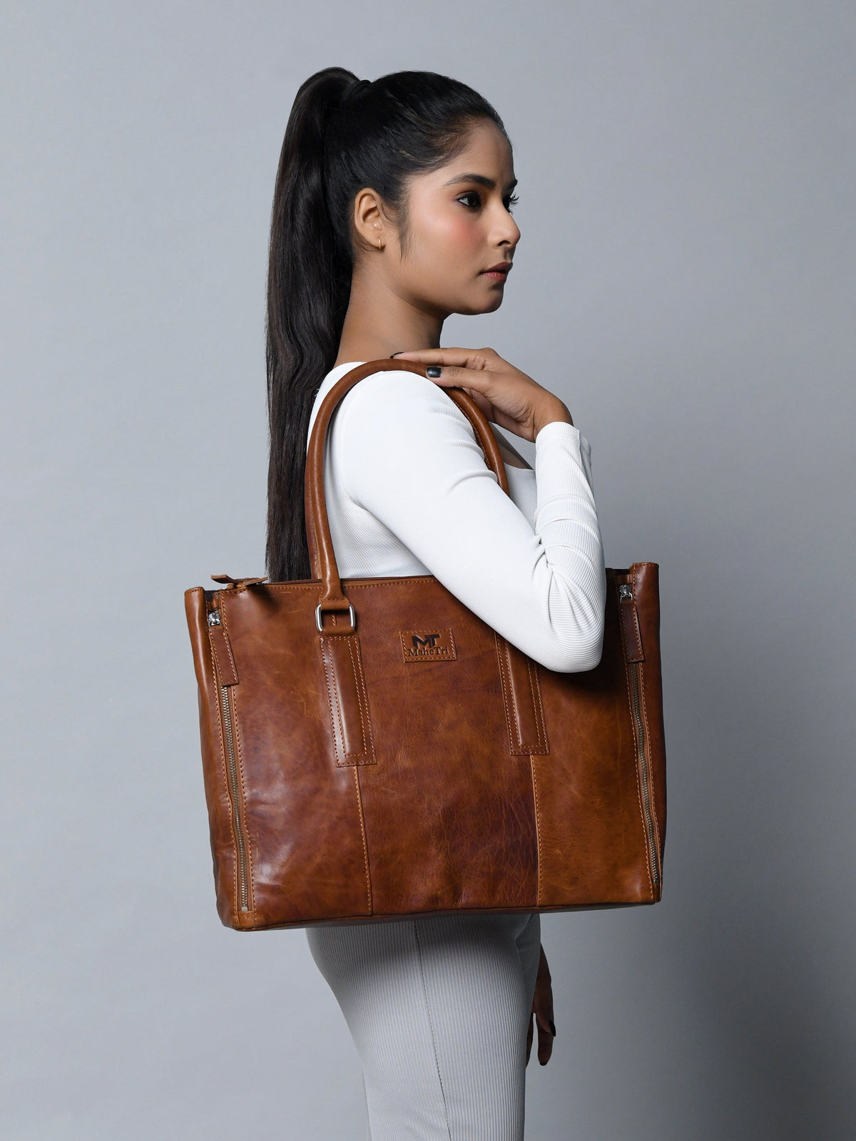 Classy Leather Bags Classy Business Hour Tote - AVBL MRKT (2)