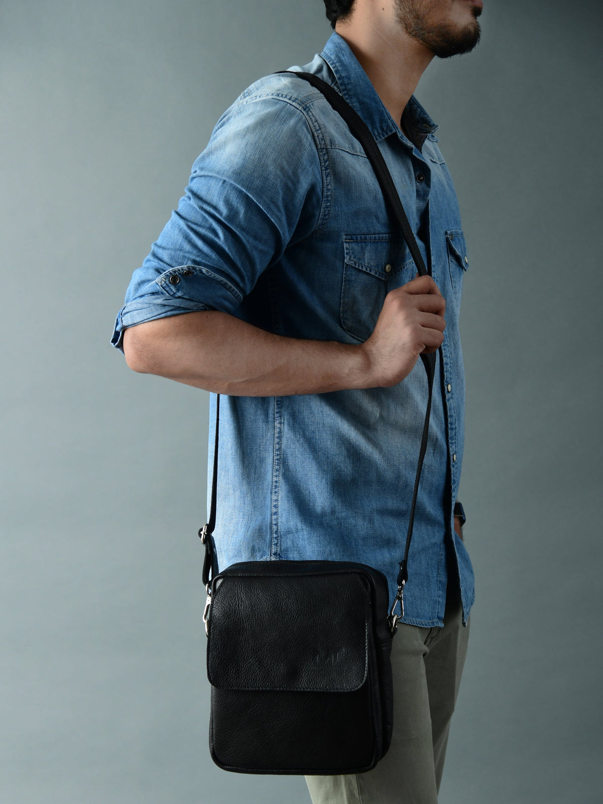 Classy Leather Bags Enzo Black Side Messenger - AVBL MRKT (7)