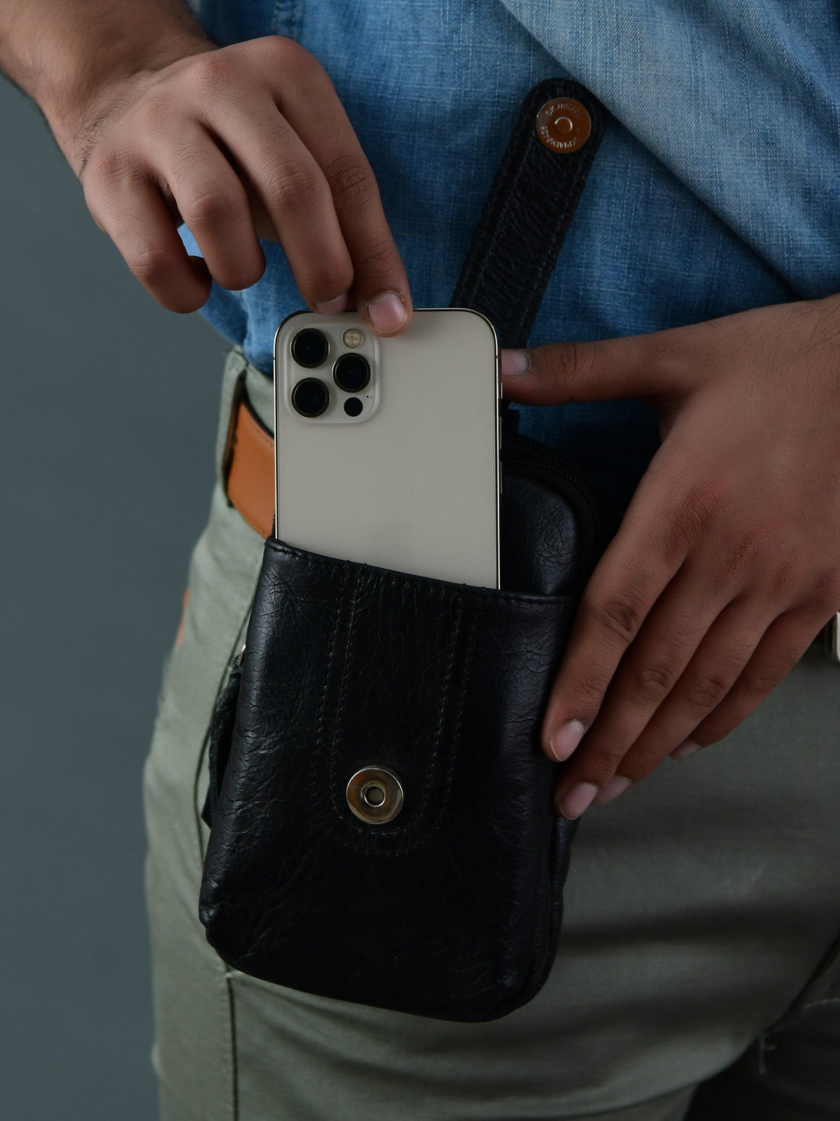 Classy Leather Bags Jet-Set Organizer: Leather Phone Pouch - AVBL MRKT (3)