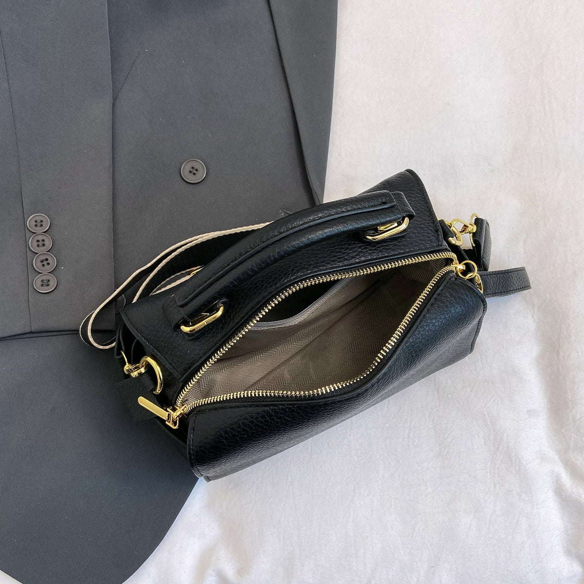 Classy Leather Bags The Camden Mini Barrel Bag - AVBL MRKT (6)