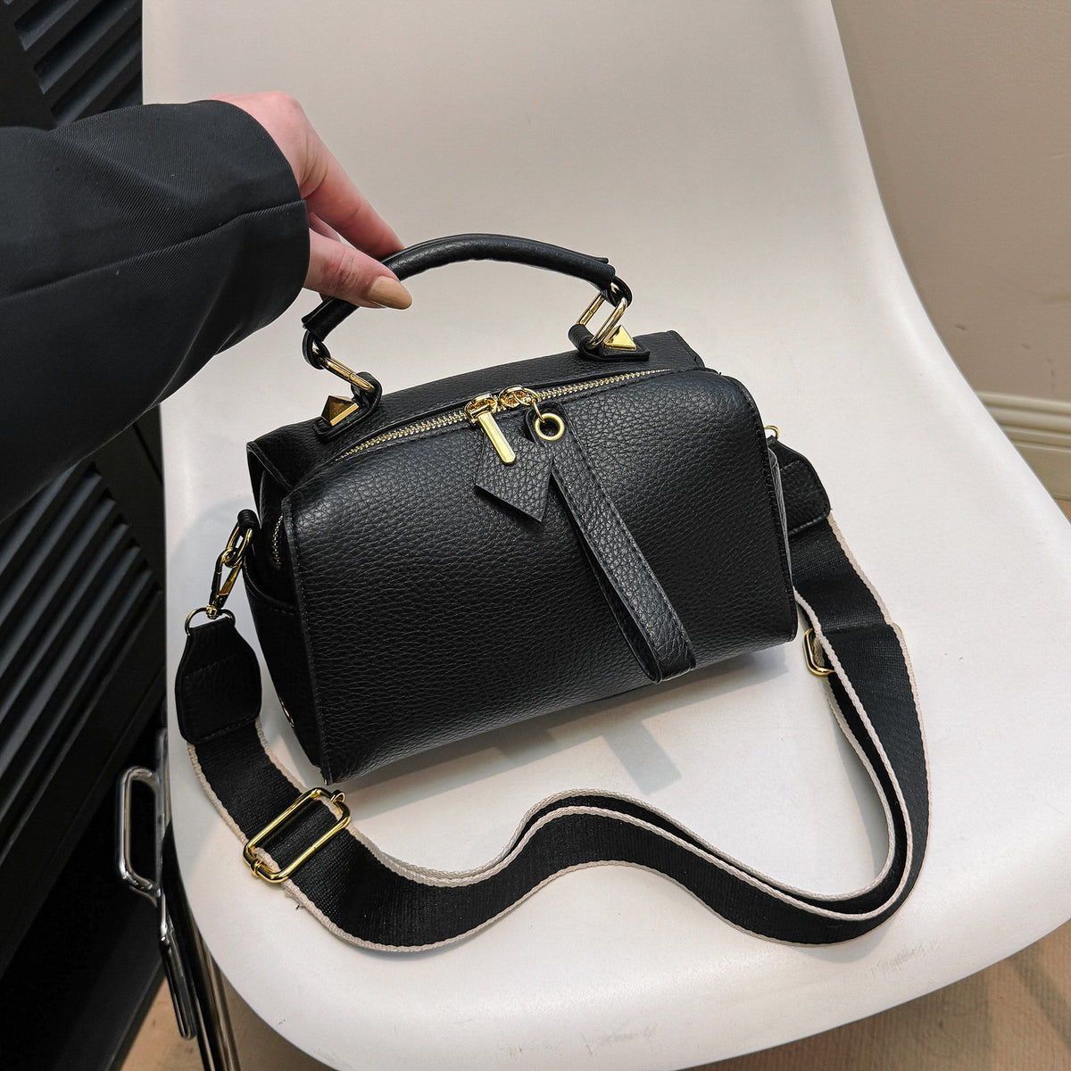 Classy Leather Bags The Camden Mini Barrel Bag - AVBL MRKT (7)