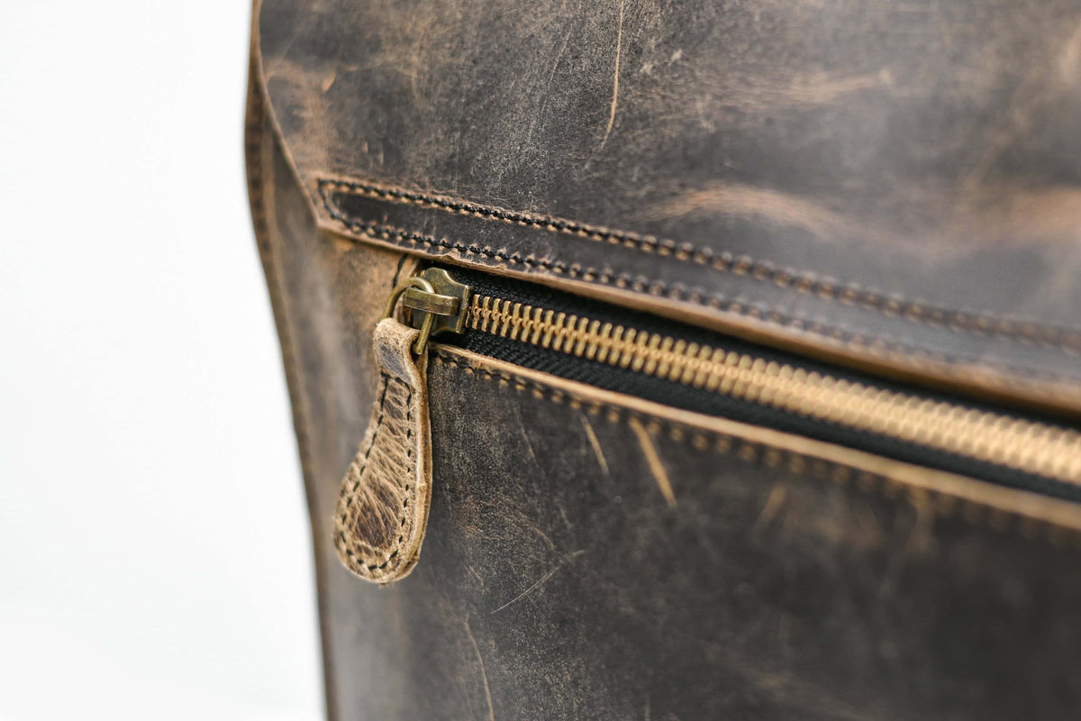 Classy Leather Bags The Indiana Jones - AVBL MRKT (4)