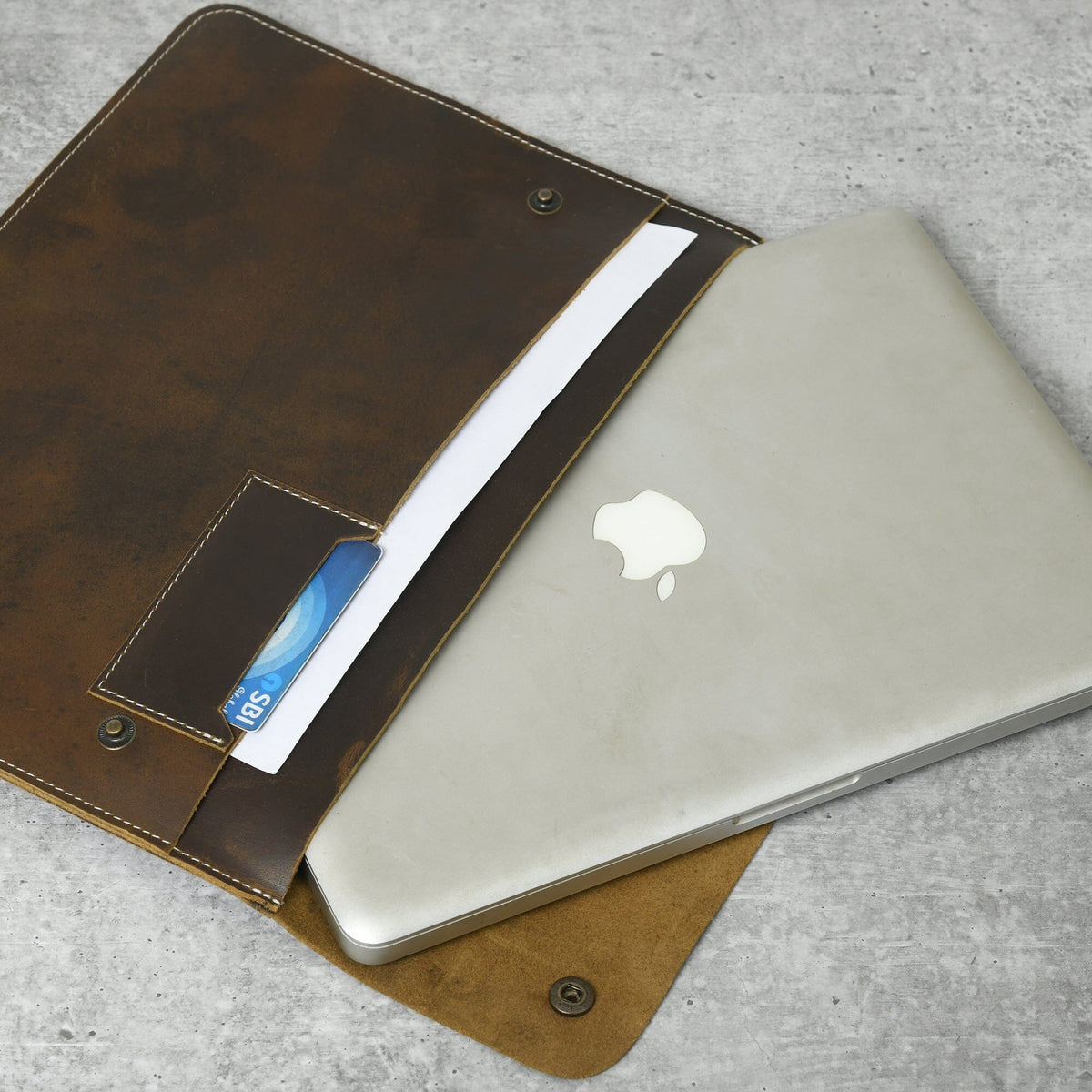 Classy Leather Bags The MacBook Folio - AVBL MRKT (2)