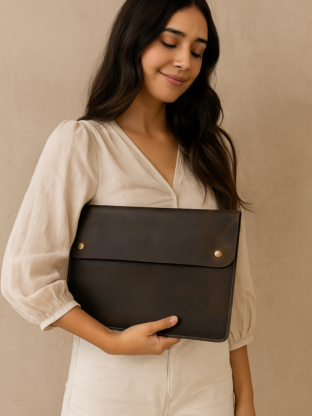 Classy Leather Bags The MacBook Folio - AVBL MRKT (3)