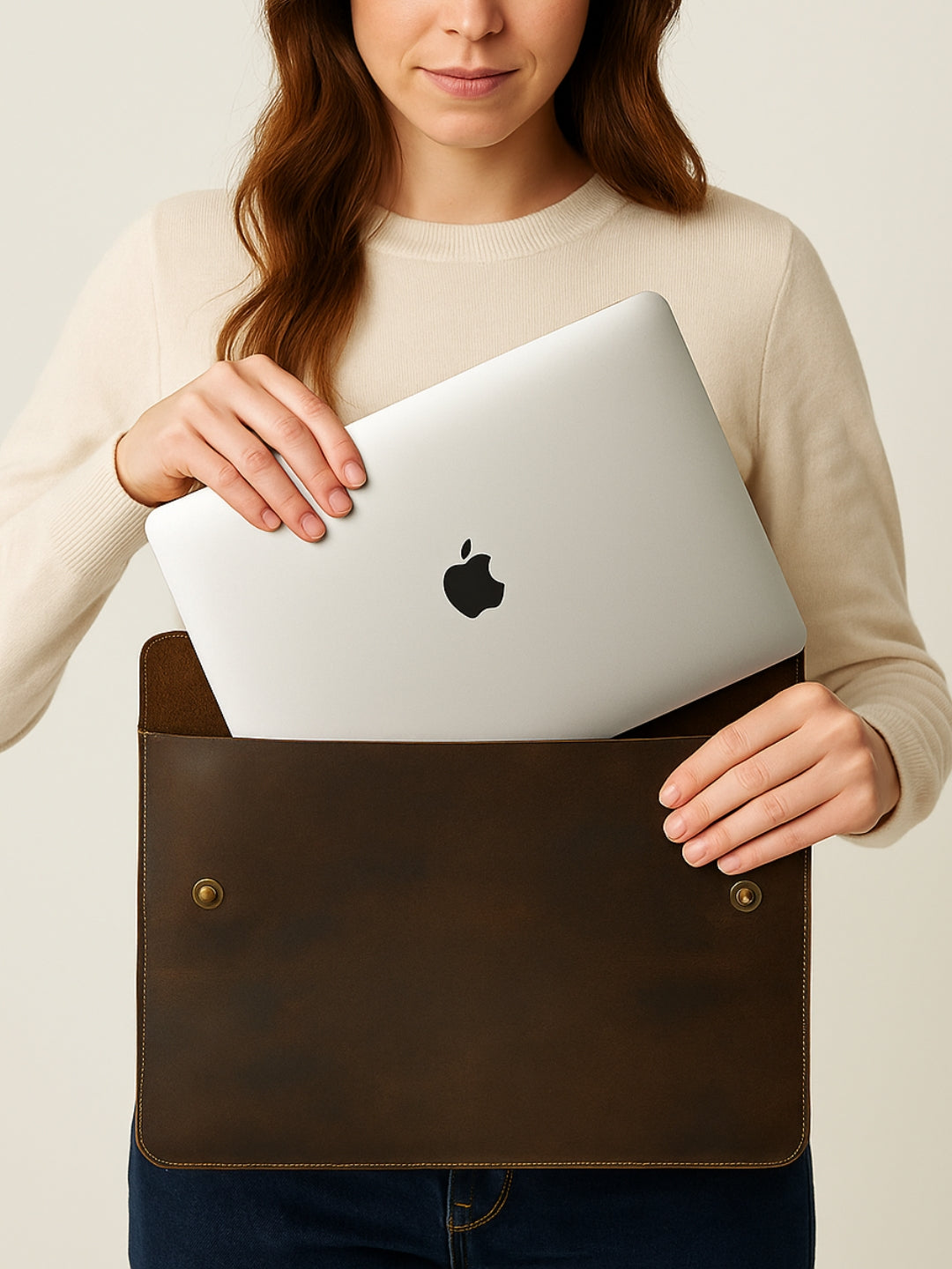 Classy Leather Bags The MacBook Folio - AVBL MRKT (4)