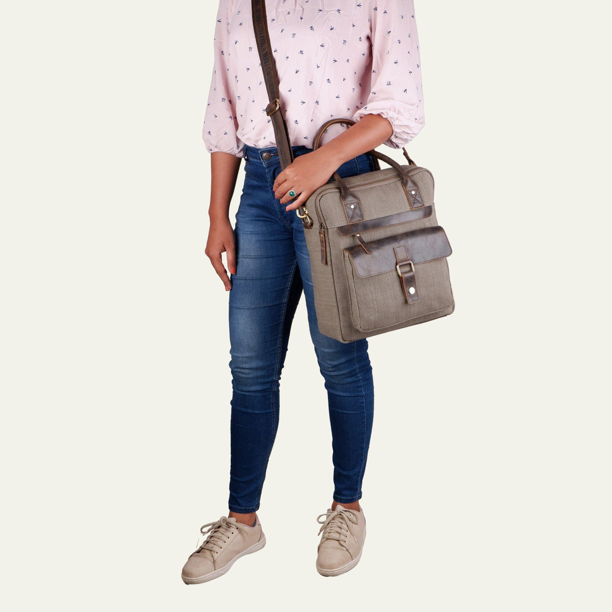 Classy Leather Bags The Parker Canvas - AVBL MRKT (6)
