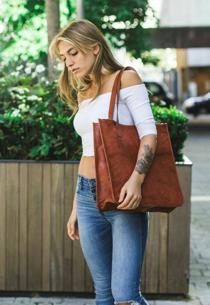 Classy Leather Bags The Shannon Tote - AVBL MRKT (3)