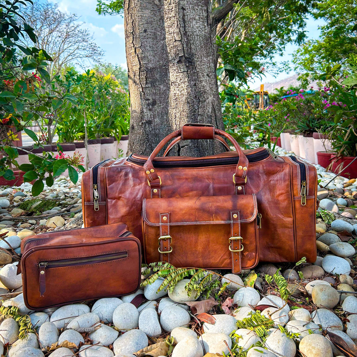 Classy Leather Bags Walker Leather Weekender Bag + Free Toiletry - AVBL MRKT (3)