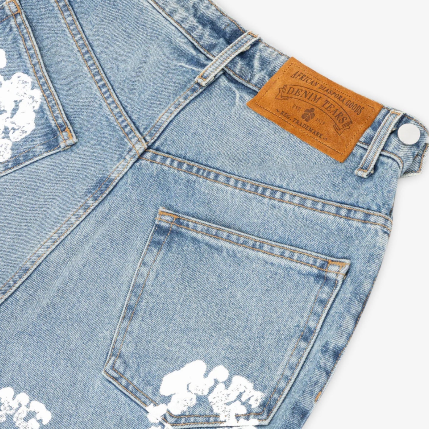 Denim Tears Jean Shorts 'The Cotton Wreath' Light Wash (SS24) [404-81-30] Casual Fashion Bottoms for Unisex Adult Mens Hypebeast - AVBL MRKT (4)