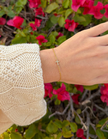 Elevated Faith Dainty Gem Cross Link Bracelet - AVBL MRKT (2)