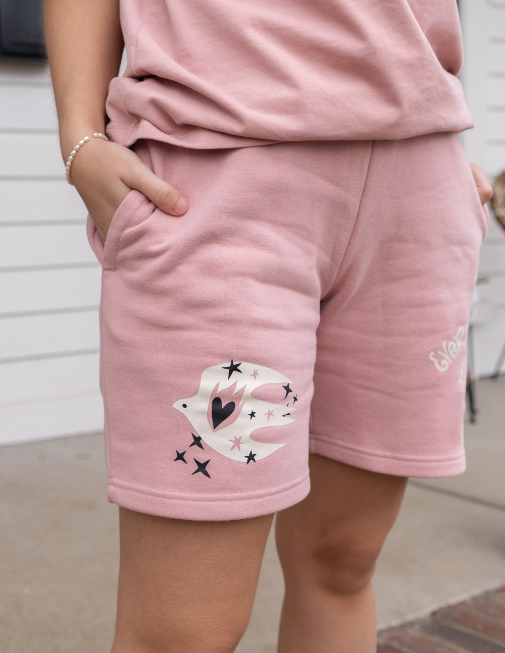 Elevated Faith Everlasting Love Unisex Short - AVBL MRKT (4)