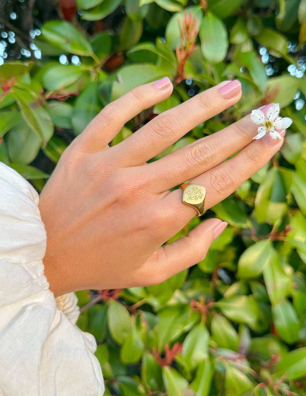 Elevated Faith Floral Signet Ring - AVBL MRKT (2)