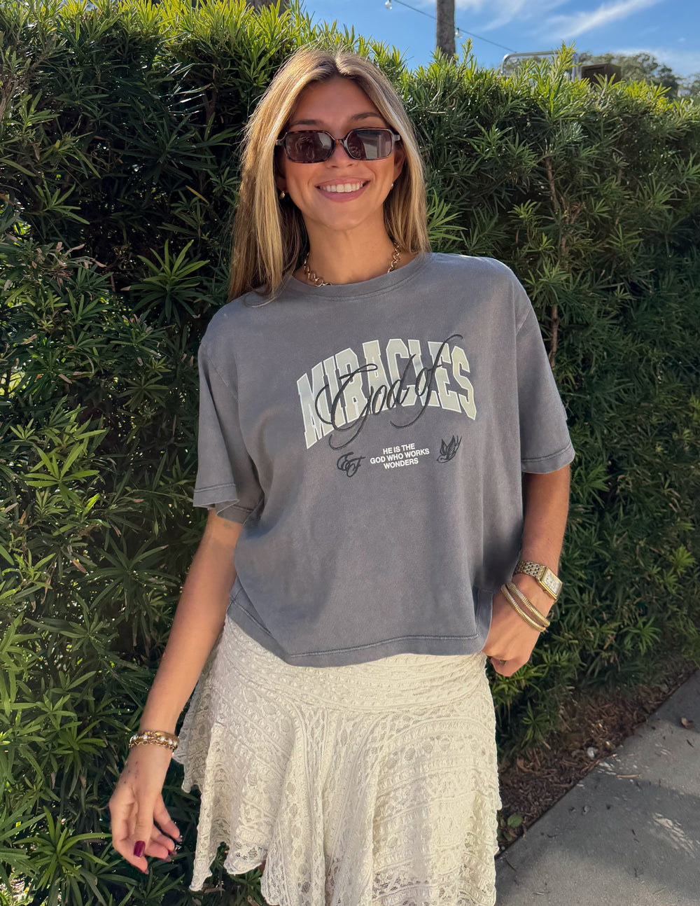 Elevated Faith God of Miracles Cropped Women's Tee - AVBL MRKT (2)