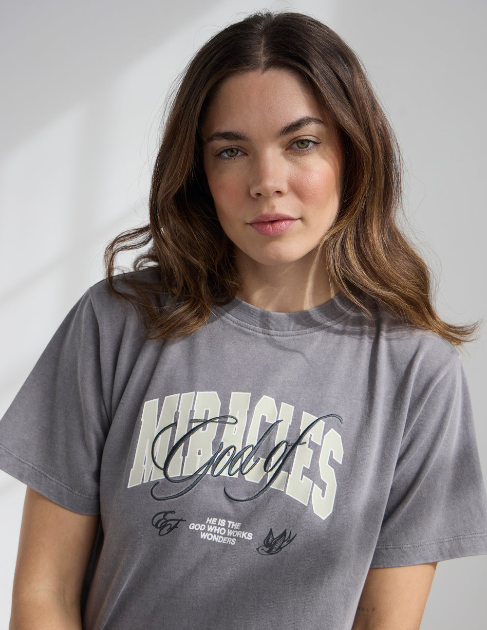 Elevated Faith God of Miracles Cropped Women's Tee - AVBL MRKT (5)