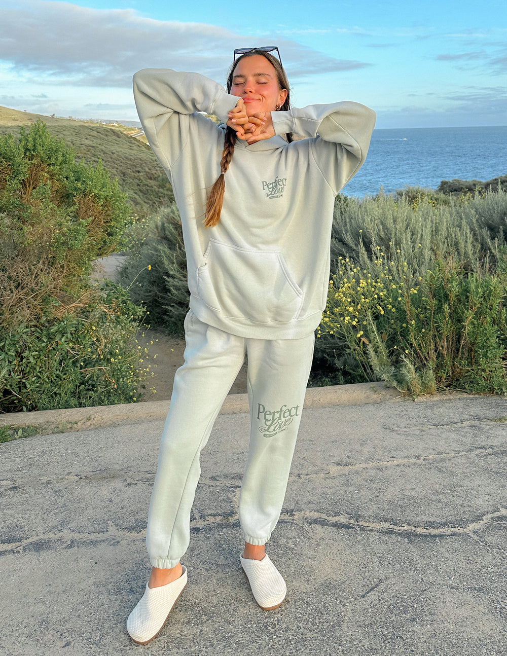 Elevated Faith Perfect Love Unisex Sweatpant - AVBL MRKT (6)