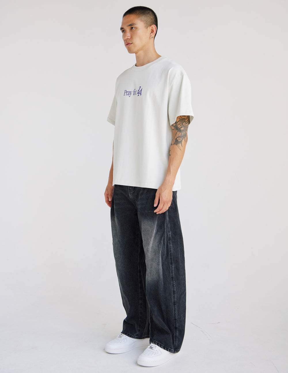 Elevated Faith Pray for Los Angeles Heavyweight Tee - AVBL MRKT (4)