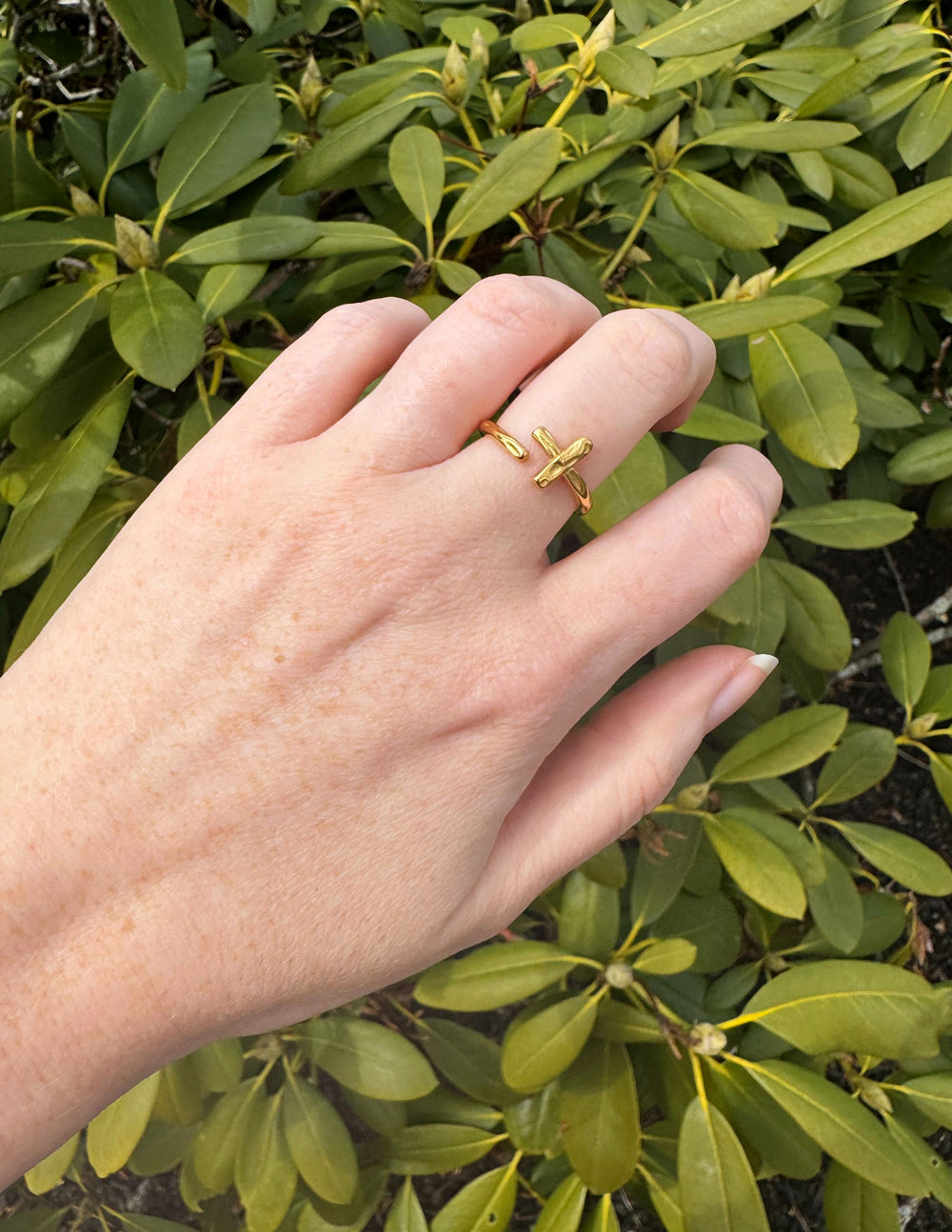 Elevated Faith Textured Wrapped Cross Ring - AVBL MRKT (7)
