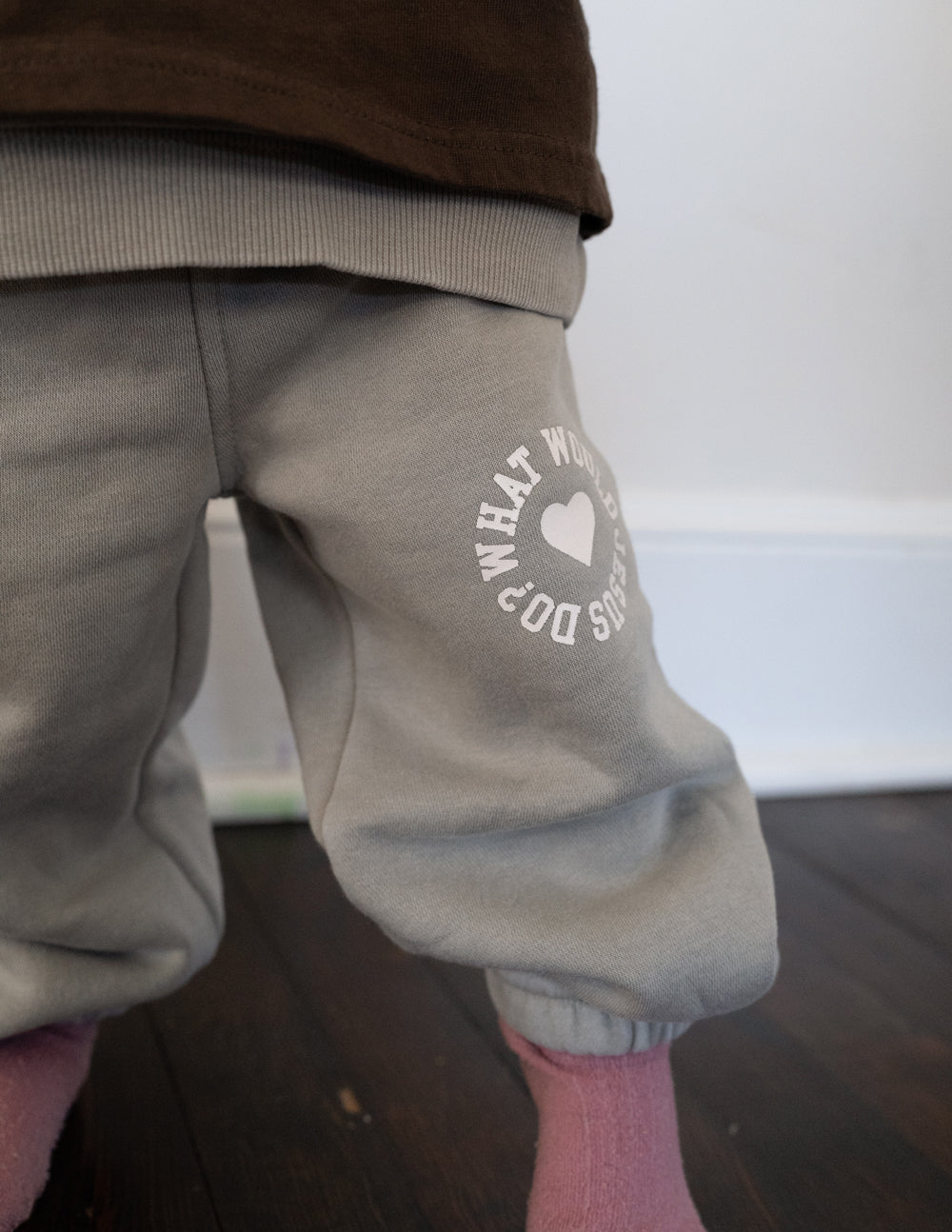 Elevated Faith WWJD Varsity Kids Sweatpant - AVBL MRKT (5)