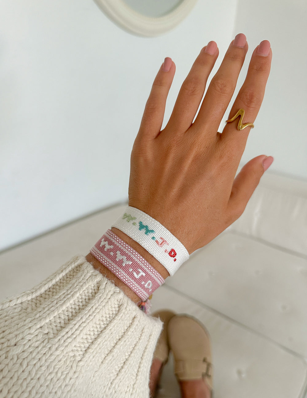 Elevated Faith White WWJD Embroidered Bracelet - AVBL MRKT (5)