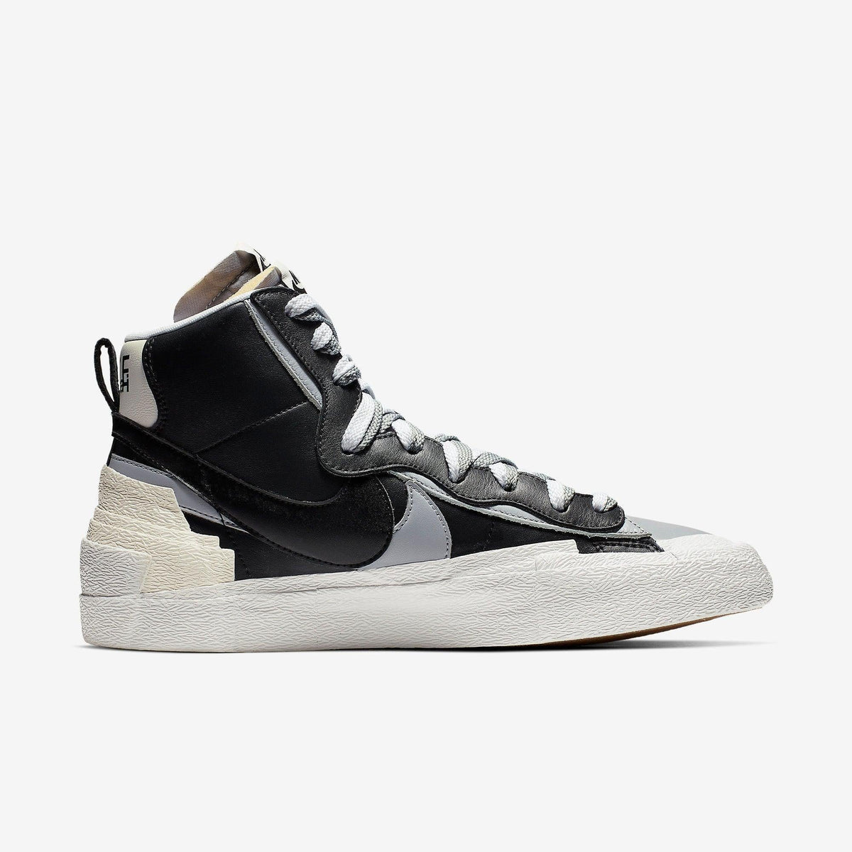Nike Blazer Mid x Sacai 'Black' (2019) - AVBL MRKT (2)