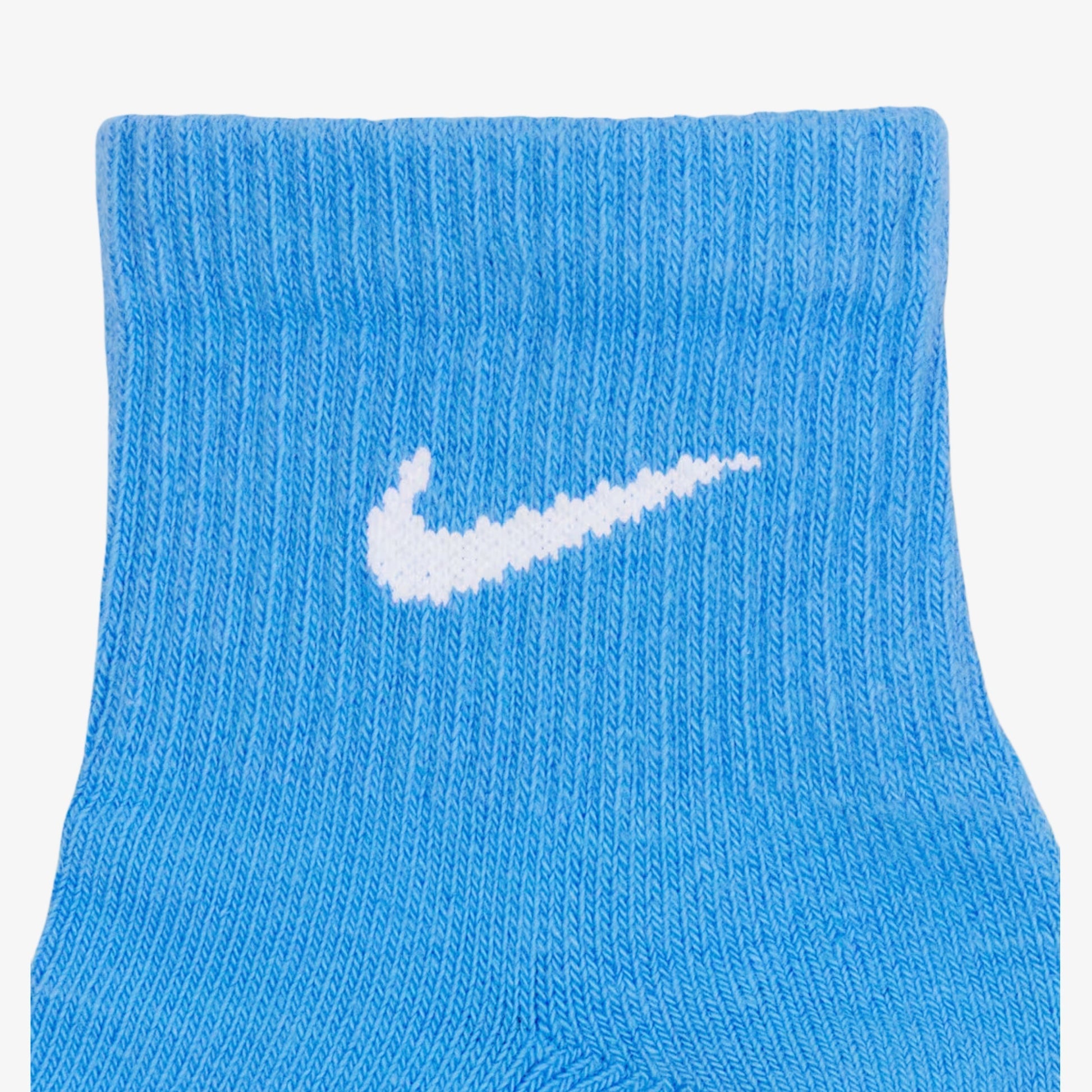 Nike Dri-FIT Everyday Plus Cushioned Mid Training Quarter Ankle Socks (6 Pack) Multicolor / Blue [SX6899-937] Casual Fashion Cozy for Unisex Adult Mens Womens Kids GS Youth Hypebeast - AVBL MRKT (5)