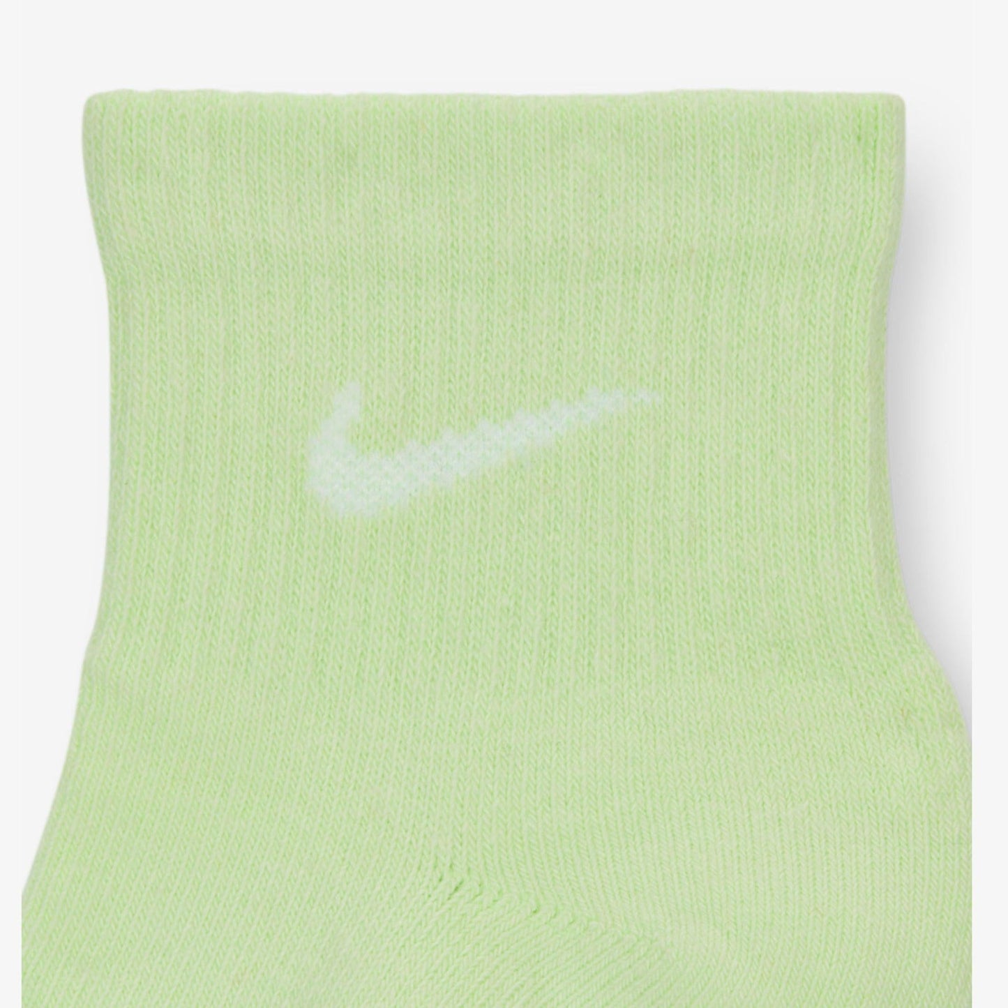 Nike Dri-FIT Everyday Plus Cushioned Mid Training Quarter Ankle Socks (6 Pack) Multicolor [SX6899-969] Casual Fashion Cozy for Unisex Adult Mens Womens Kids GS Youth Hypebeast - AVBL MRKT (5)