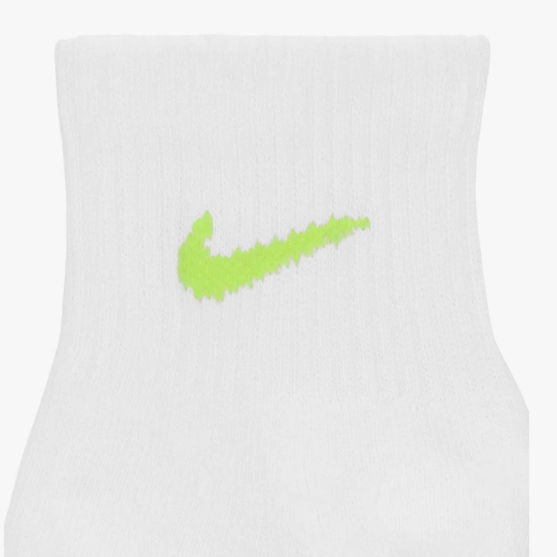 Nike Dri-FIT Everyday Plus Cushioned Mid Training Quarter Ankle Socks (6 Pack) White / Multicolor [SX6899-968] Casual Fashion Cozy for Unisex Adult Mens Womens Kids GS Youth Hypebeast - AVBL MRKT (5)