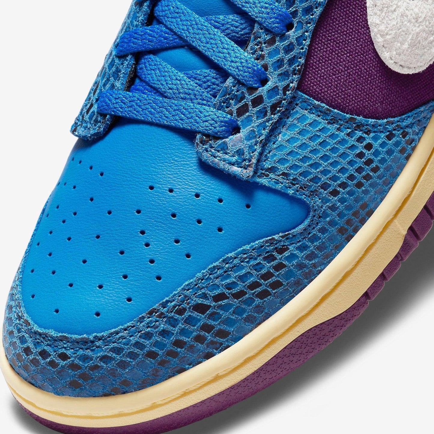 Nike Dunk Low SP x UNDFTD / Undefeated '5 On It' Signal Blue (2021) [DH6508-400] Athletic Basketball Skateboarding Sports Sneakers in Signal Blue / White - Night Purple - Sail for Unisex Adult Mens - AVBL MRKT (7)