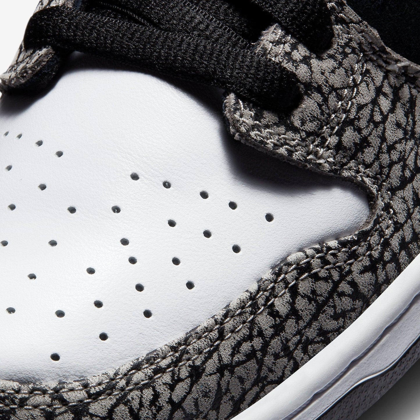 Nike SB Dunk Low Pro x atmos 'Elephant' (2020) - AVBL MRKT (6)