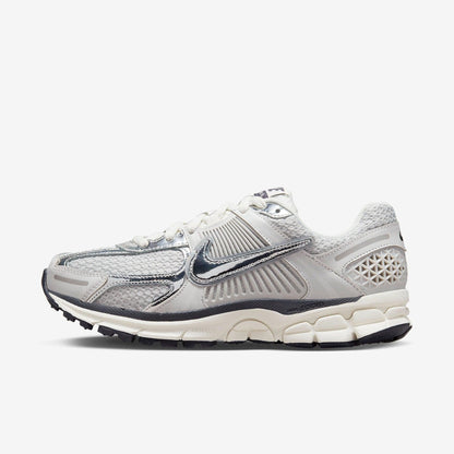 Nike Zoom Vomero 5 'Photon Dust / Metallic Silver' (2023) (Womens) [FD0884-025] Athletic Casual Fashion Running Sports Sneakers in Photon Dust / Chrome - Gridiron - Sail for Unisex Adult Female Ladies Girls WMNS - AVBL MRKT (2)