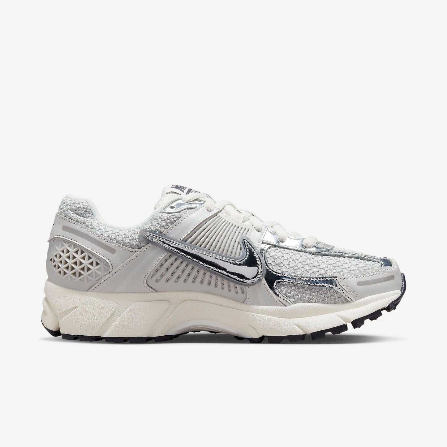 Nike Zoom Vomero 5 'Photon Dust / Metallic Silver' (2023) (Womens) [FD0884-025] Athletic Casual Fashion Running Sports Sneakers in Photon Dust / Chrome - Gridiron - Sail for Unisex Adult Female Ladies Girls WMNS - AVBL MRKT (4)