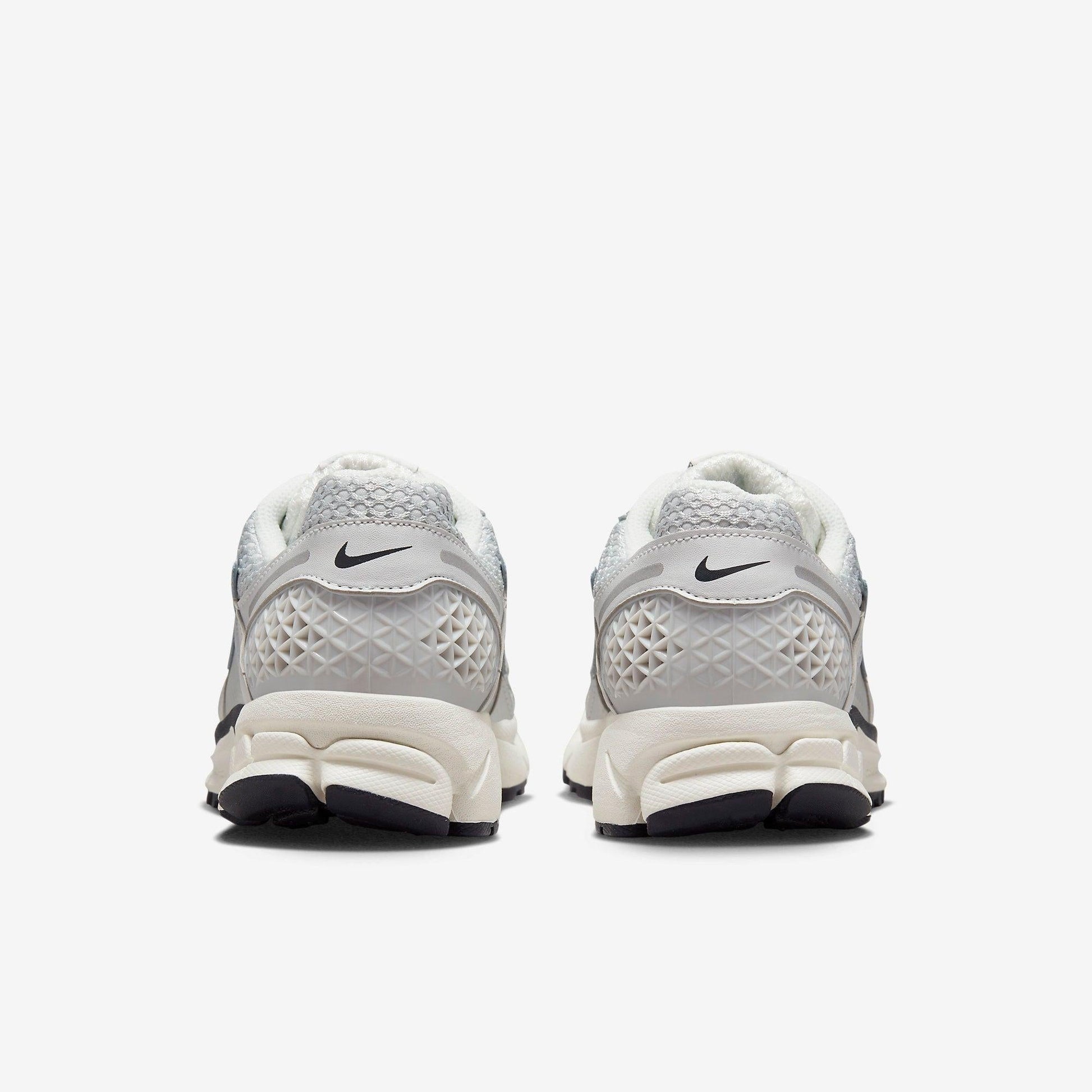 Nike Zoom Vomero 5 'Photon Dust / Metallic Silver' (2023) (Womens) [FD0884-025] Athletic Casual Fashion Running Sports Sneakers in Photon Dust / Chrome - Gridiron - Sail for Unisex Adult Female Ladies Girls WMNS - AVBL MRKT (6)